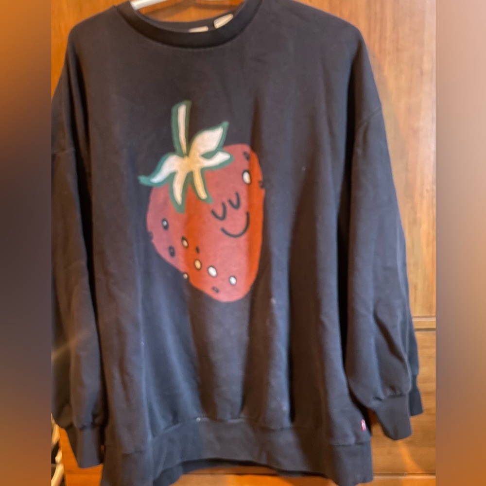 Oversized Levi's Black Crewneck Sweatshirt